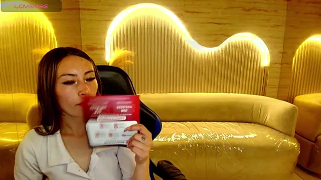 katalina r  online show from 6, 5, 2026