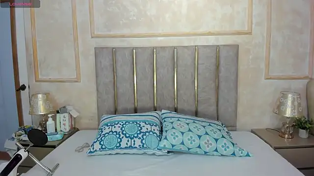 Miaaffox online show from 14, 1, 2026