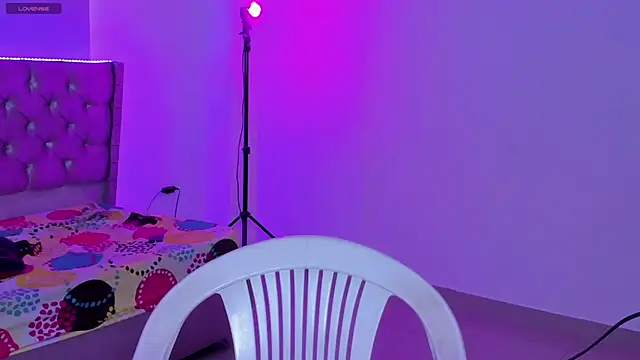 Snapshot of kitty_violet11 chatting on 15, 2, 2026 kitty violet11 online show from 15, 2, 2026