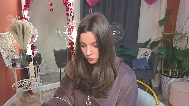 KitKatie online show from 12, 2, 2026