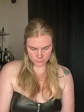 SexyBlondJoanna online show from 10, 2, 2026