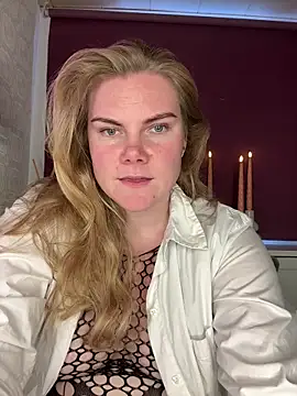 SexyBlondJoanna online show from 16, 2, 2026