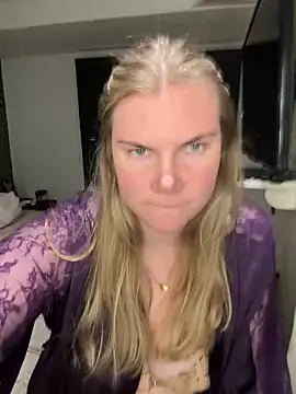 SexyBlondJoanna online show from 1, 3, 2026