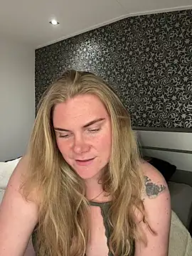 SexyBlondJoanna online show from 8, 3, 2026