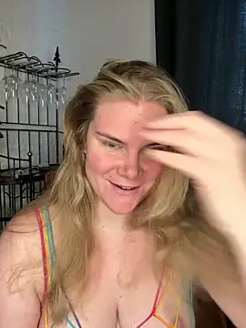 SexyBlondJoanna online show from 5, 2, 2026