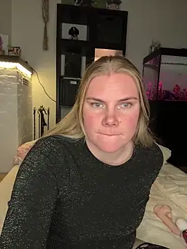 SexyBlondJoanna online show from 2, 2, 2026