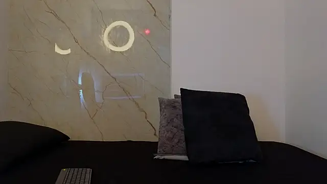 Snapshot of Laura_Miller1 chatting on 14, 2, 2026 Laura Miller1 online show from 14, 2, 2026