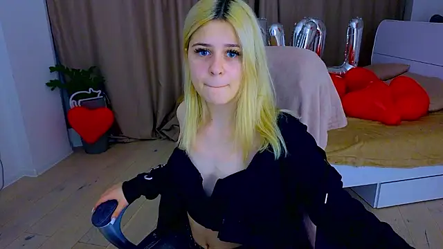 Snapshot of ApheliaStar chatting on 8, 2, 2026 ApheliaStar online show from 8, 2, 2026