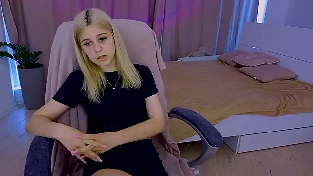 ApheliaStar online show from 18, 3, 2026