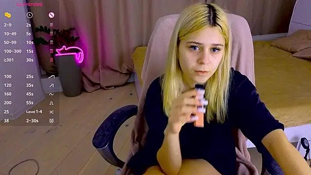 Snapshot of ApheliaStar chatting on 3, 2, 2026 ApheliaStar online show from 3, 2, 2026