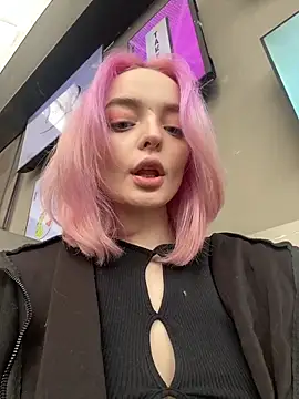 Snapshot of aka_Blonde chatting on 4, 3, 2026 aka Blonde online show from 4, 3, 2026