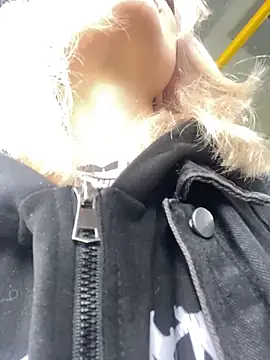 aka Blonde online show from 15, 5, 2026