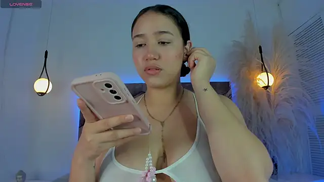 Snapshot of emily_nova_ chatting on 20, 6, 2026 emily nova online show from 20, 6, 2026