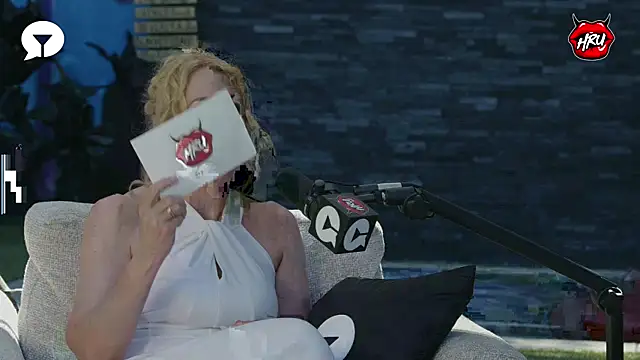 hollyrandall online show from 28, 2, 2026