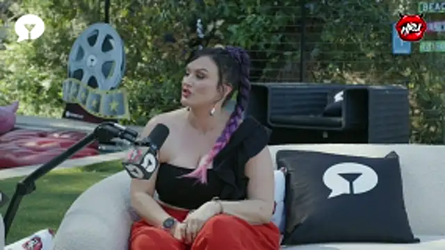 hollyrandall online show from 27, 2, 2026