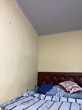 Snapshot of Shayla--broos chatting on 5, 2, 2026 Shayla--broos online show from 5, 2, 2026