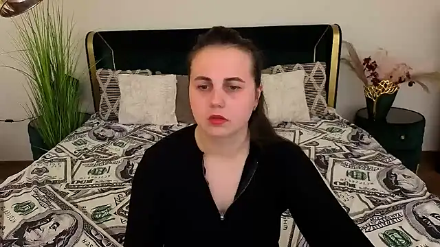 MikaFoxy online show from 22, 4, 2026