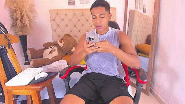 Snapshot of noah_sthone chatting on 21, 2, 2026 noah sthone online show from 21, 2, 2026