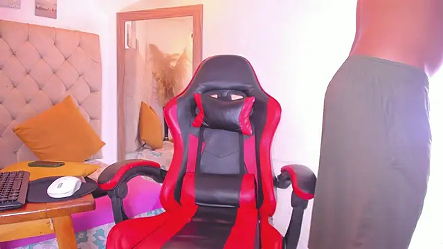Snapshot of noah_sthone chatting on 17, 6, 2026 noah sthone online show from 17, 6, 2026