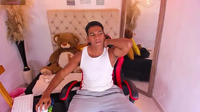 Snapshot of noah_sthone chatting on 19, 1, 2026 noah sthone online show from 19, 1, 2026