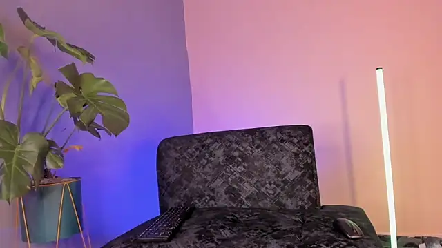 BellaDuval   online show from 2, 2, 2026