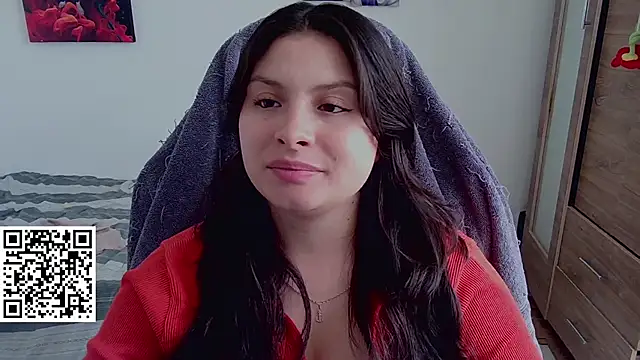 yessica gomez01 online show from 15, 4, 2026