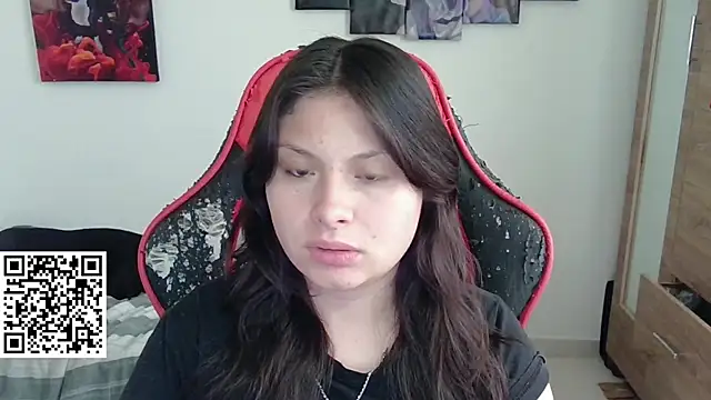 yessica gomez01 online show from 13, 4, 2026