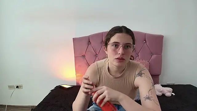 Snapshot of Cherry_Boomxx chatting on 20, 2, 2026 Cherry Boomxx online show from 20, 2, 2026