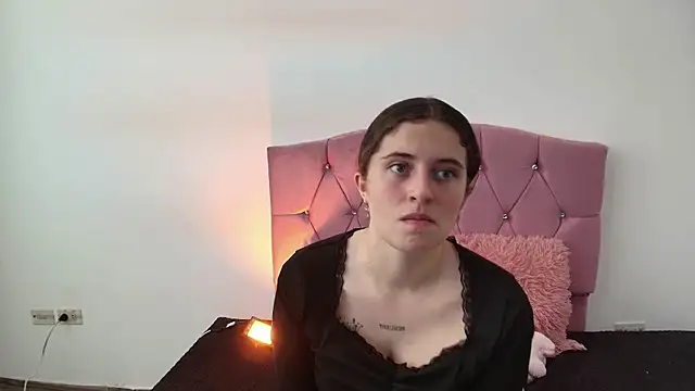 Snapshot of Cherry_Boomxx chatting on 27, 2, 2026 Cherry Boomxx online show from 27, 2, 2026