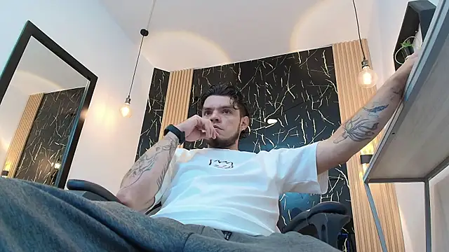 Enzo Turner online show from 13, 1, 2026