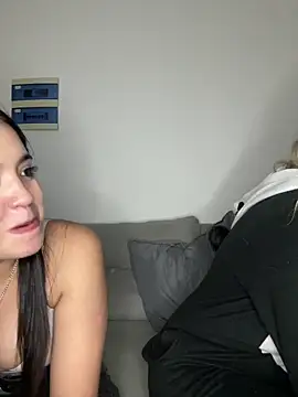 bebitas2  online show from 9, 5, 2026