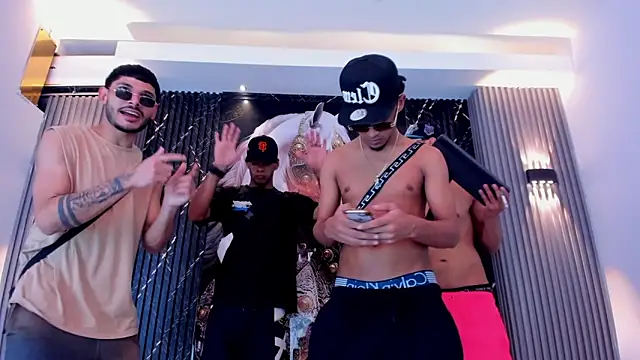 The Gods In Diamonds online show from 28, 2, 2026