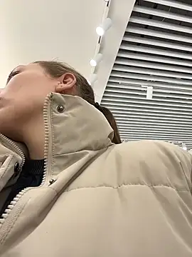 Snapshot of LeiaMood chatting on 12, 2, 2026 LeiaMood online show from 12, 2, 2026