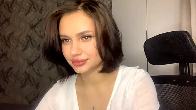 LuciaBanga online show from 2, 2, 2026