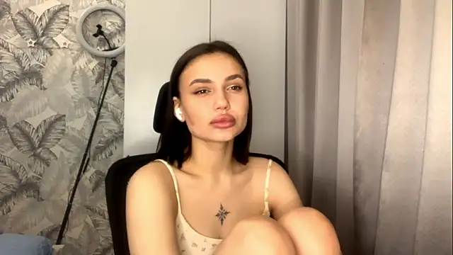 LuciaBanga online show from 13, 2, 2026