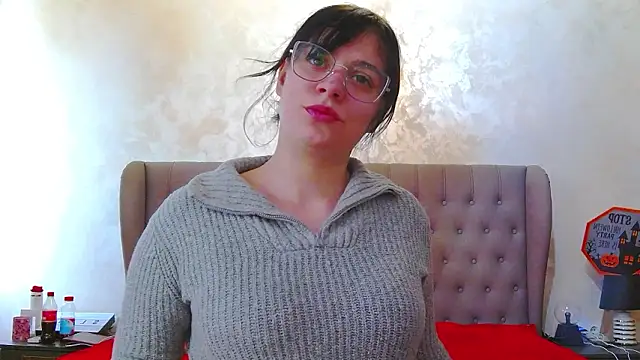 Snapshot of MaddyAllure chatting on 2, 3, 2026 MaddyAllure online show from 2, 3, 2026