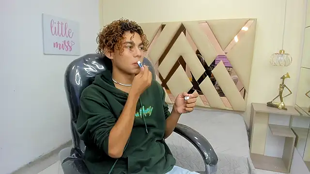 Anyelo Twink online show from 7, 3, 2026