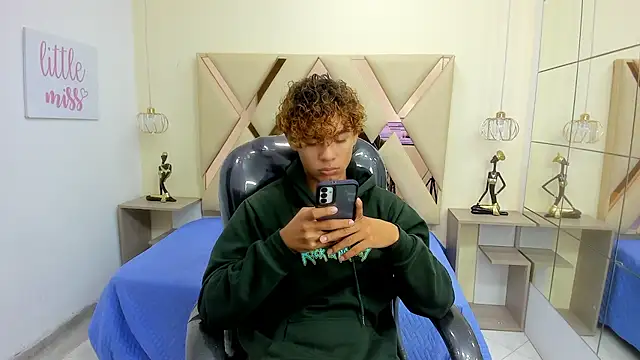 Anyelo Twink online show from 24, 2, 2026