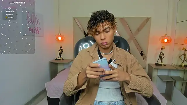 Anyelo Twink online show from 29, 3, 2026