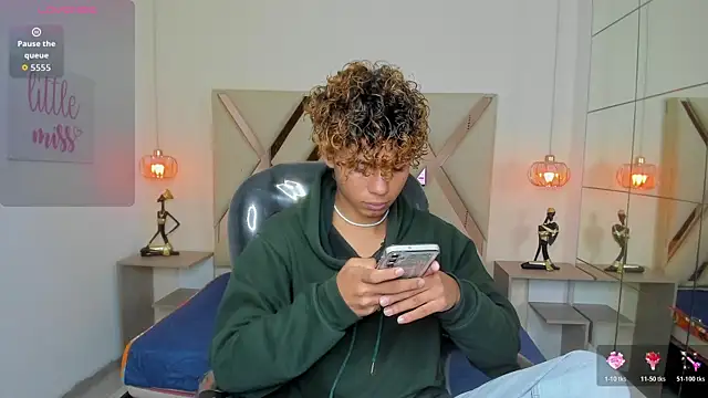 Anyelo Twink online show from 5, 5, 2026