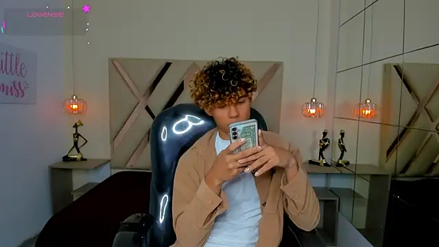 Snapshot of Anyelo_Twink chatting on 6, 7, 2026 Anyelo Twink online show from 6, 7, 2026