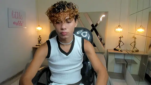 Anyelo Twink online show from 10, 3, 2026