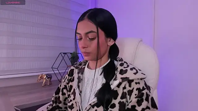 lilith petit  online show from 8, 4, 2026