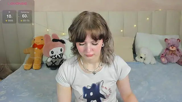 Snapshot of AdeleSilvy chatting on 23, 6, 2026 AdeleSilvy online show from 23, 6, 2026