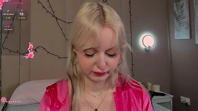 AdeleSilvy online show from 9, 3, 2026