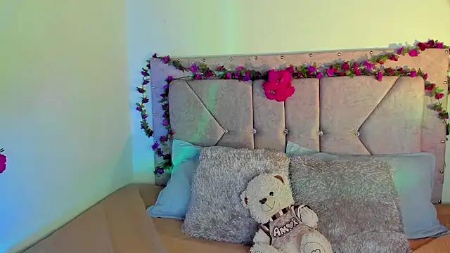 Britanny77 online show from 5, 3, 2026