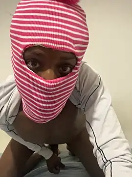 Snapshot of HotTwink_ZAR chatting on 7, 2, 2026 HotTwink ZAR online show from 7, 2, 2026