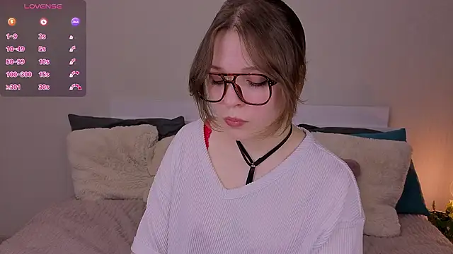 Snapshot of Next2Marie chatting on 4, 2, 2026 Next2Marie online show from 4, 2, 2026