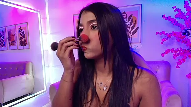 Divinee Cloe online show from 14, 2, 2026