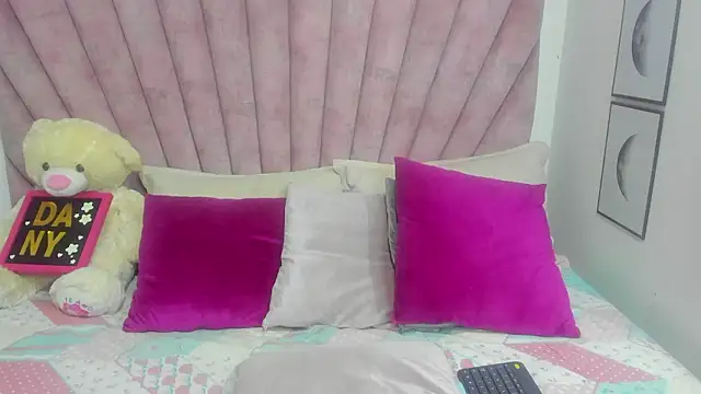 danibellucii  online show from 12, 3, 2026